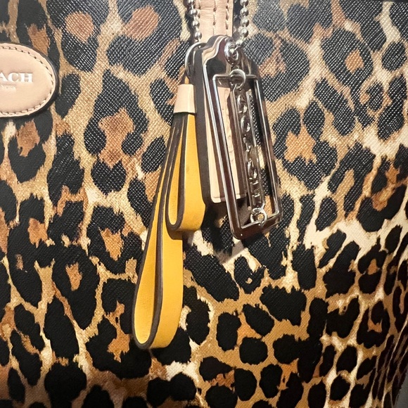 Beautiful Large Coach Brown and Black Cheetah Print Tote - Picture 2 of 13